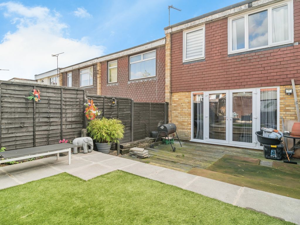 3 bed terraced house for sale in Merricks Lane, Basildon SS16, £300,000 Zoopla