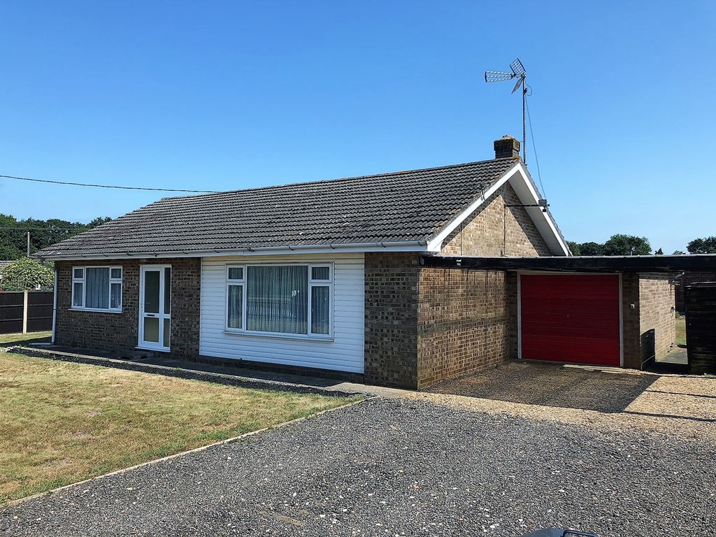 3 bed detached bungalow to rent in Leziate Drove, Pott Row, King's Lynn