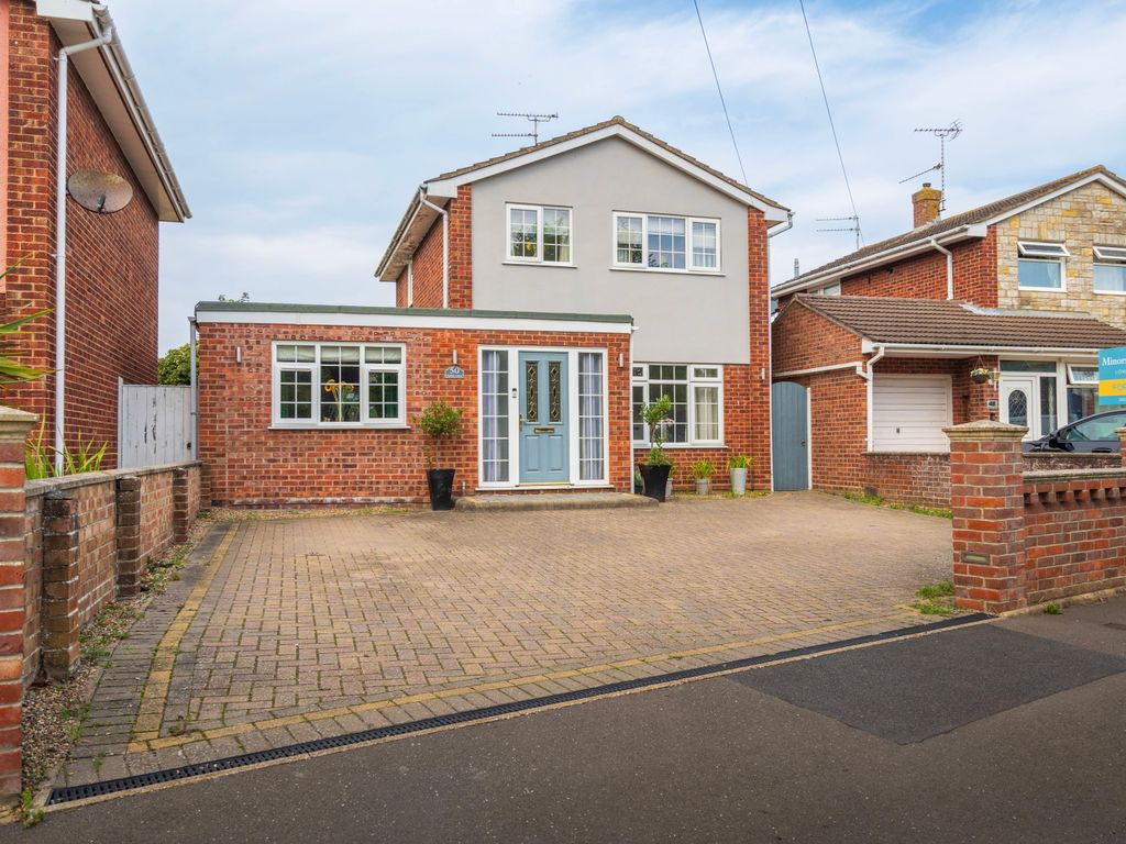 3 bed detached house for sale in Sands Lane, Oulton, Lowestoft NR32, £