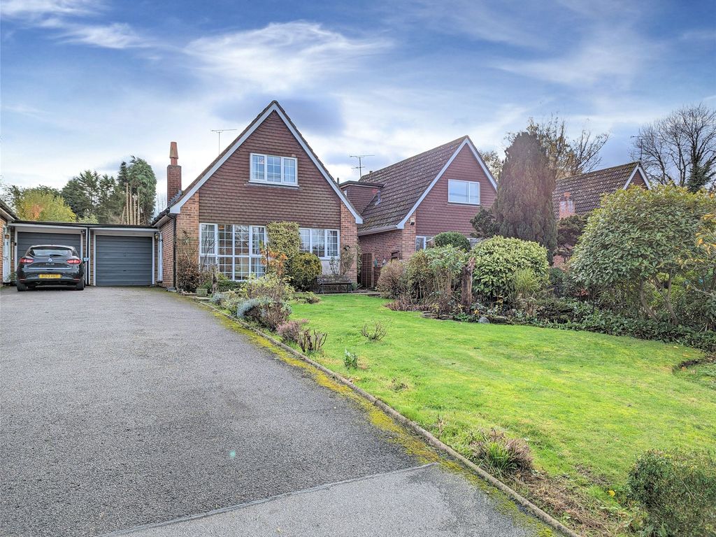 3 bed bungalow for sale in Maybrick Close, Sandhurst, Berkshire GU47