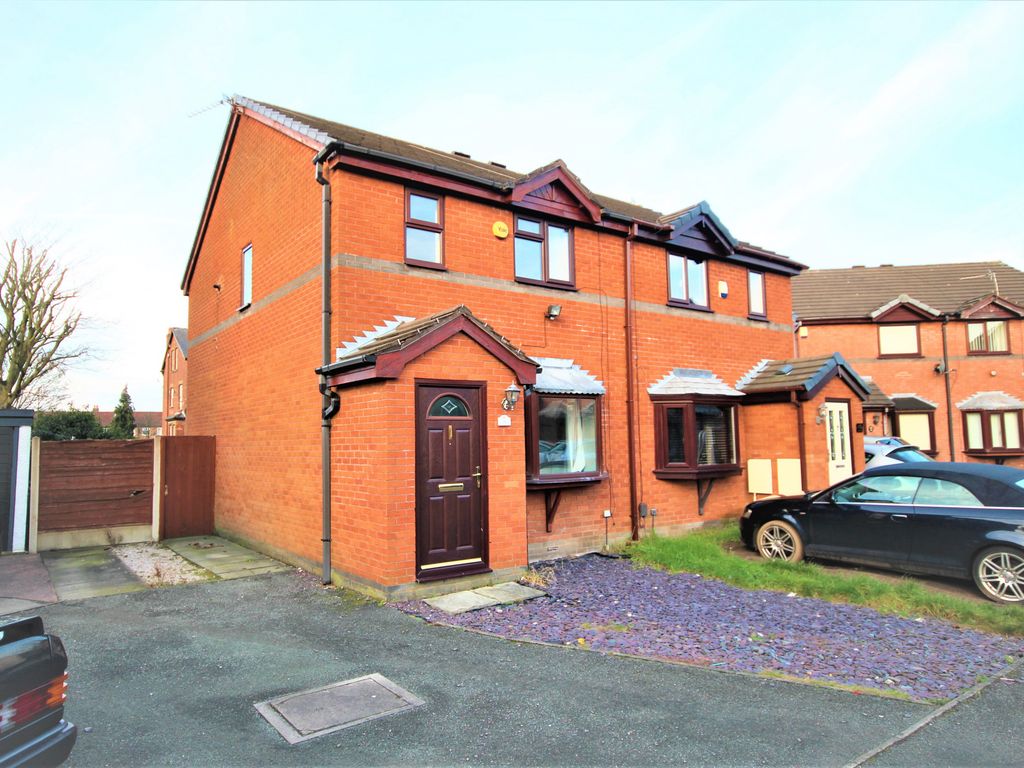 3 bed semidetached house to rent in Selbourne Close, Stockport, Cheshire SK5 Zoopla