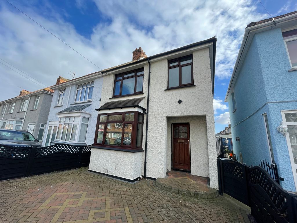 3 bed property to rent in Berkeley Road, ClactonOnSea CO15 Zoopla