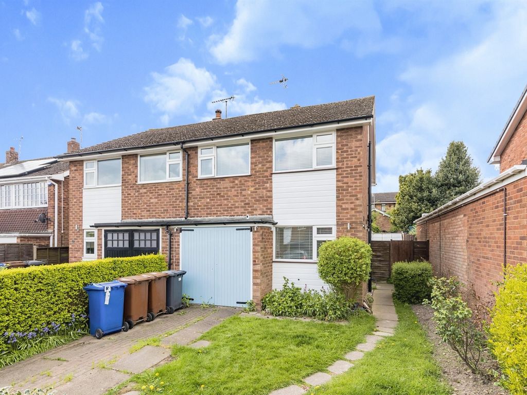 3 bed semidetached house for sale in Raven Road, Yoxall, BurtonOn