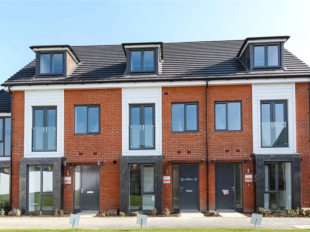 3 bed terraced house for sale in Walk, Reading, Berkshire RG1, £