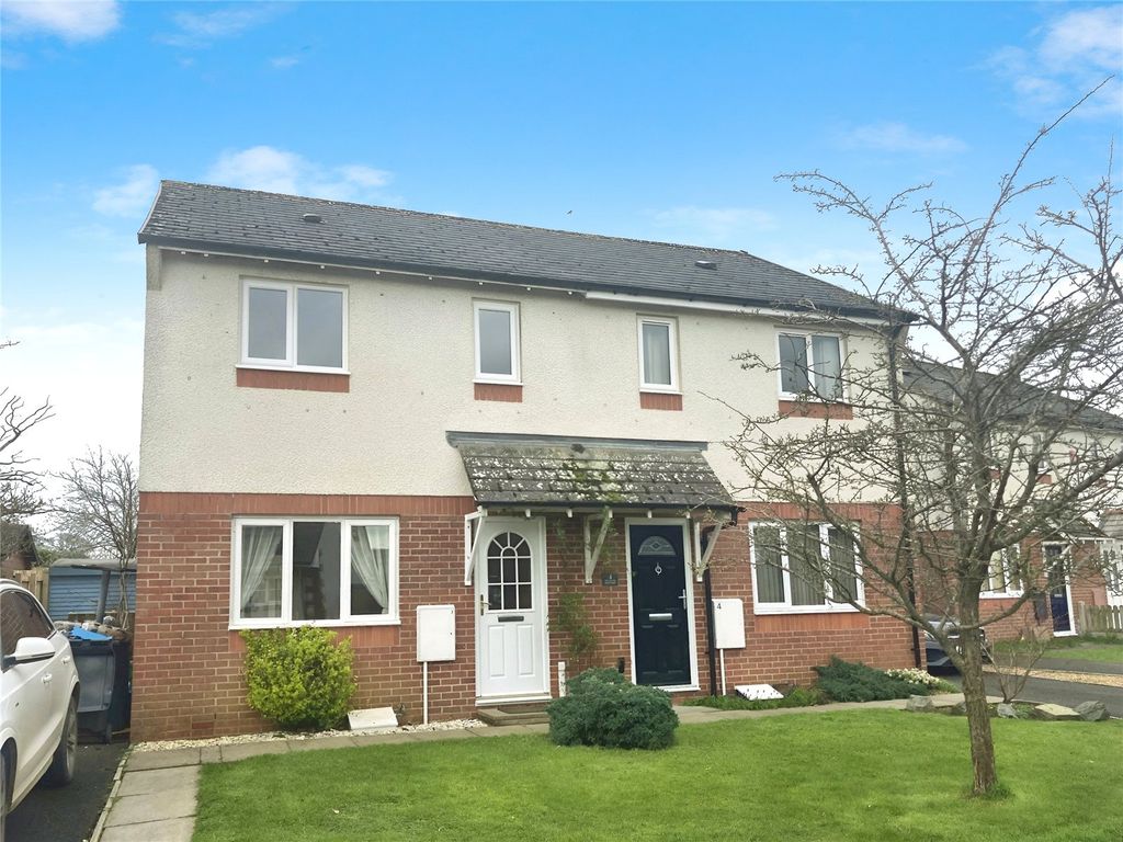 3 bed semidetached house for sale in Nook Lane Close, Dalston