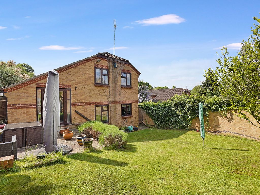 4 bed detached house for sale in Millbrook Close, Maidstone ME15 Zoopla