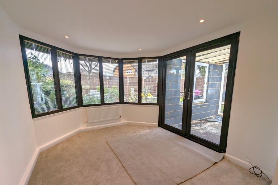 2 bed bungalow to rent in West End, Surrey GU24, £1,550 pcm Zoopla