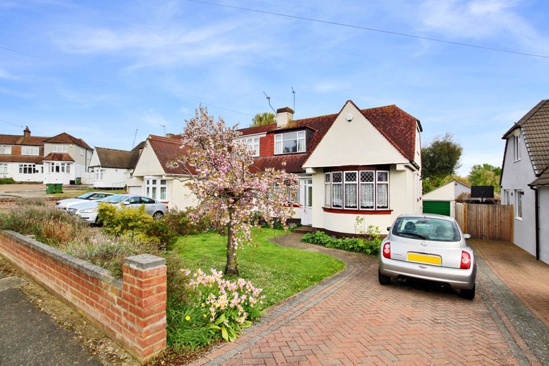 3 bed semidetached house for sale in Horley Close, Bexleyheath DA6