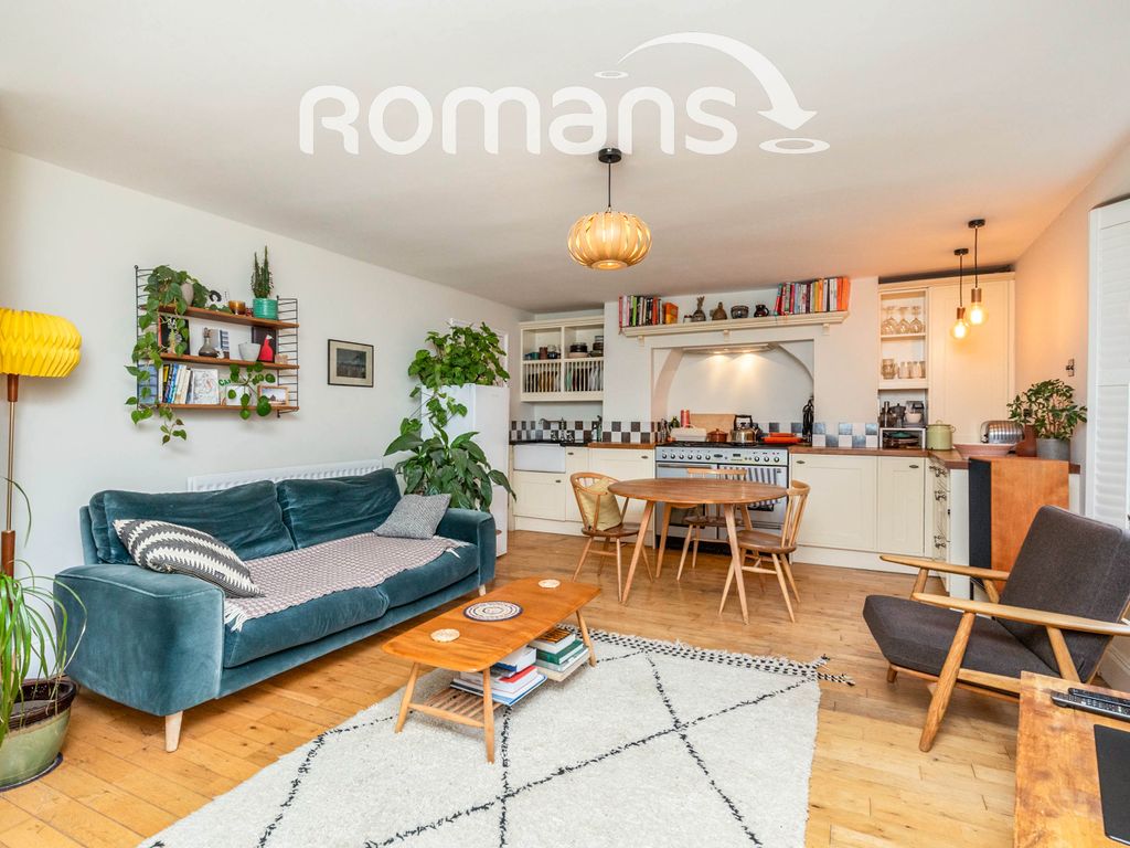 2 bed flat to rent in Anglesea Place, Clifton, Bristol BS8, £1,650 pcm
