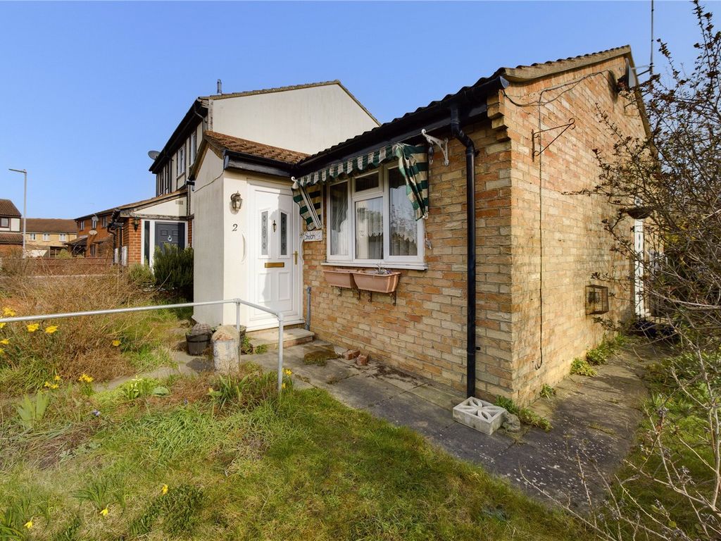 2 bed bungalow for sale in Drivers Close, Doddington, March
