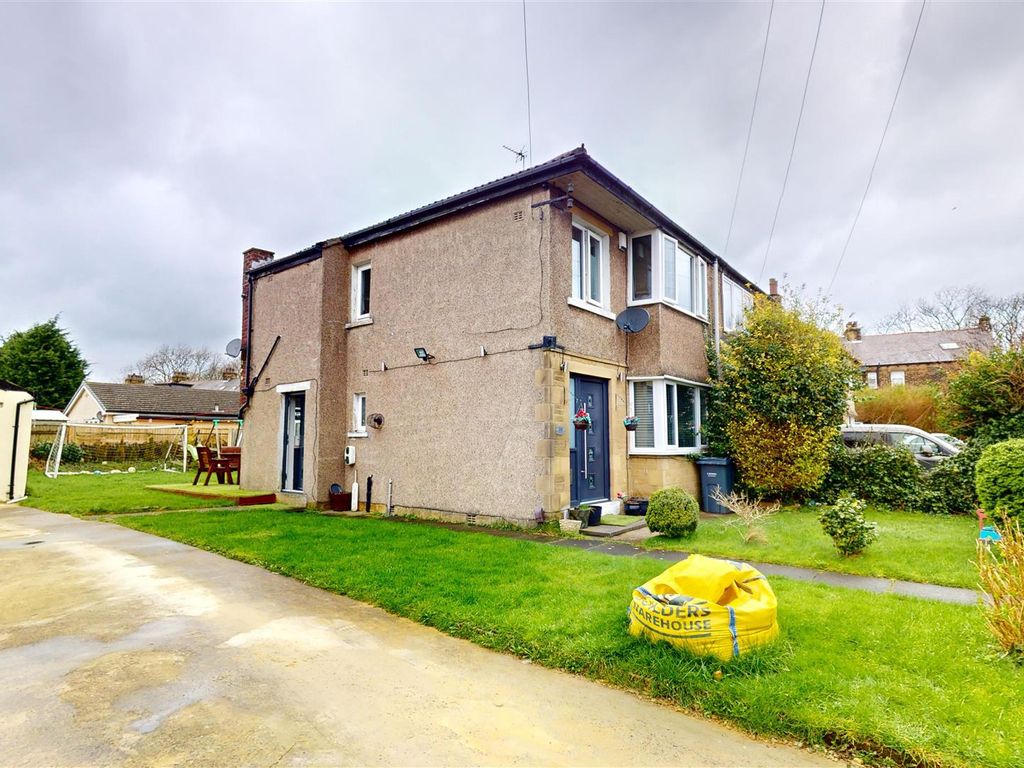 3 bed semidetached house for sale in Victoria Road, Wibsey, Bradford