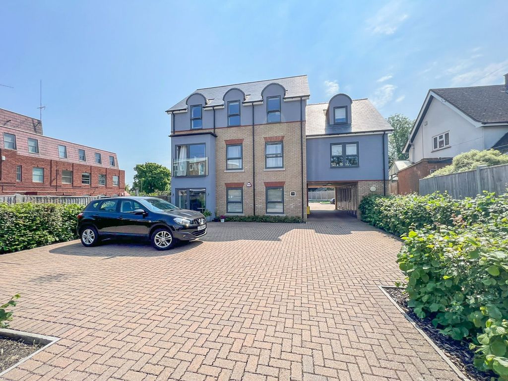2 bed flat for sale in Willow Court, Woodlands Road, Hockley SS5 Zoopla