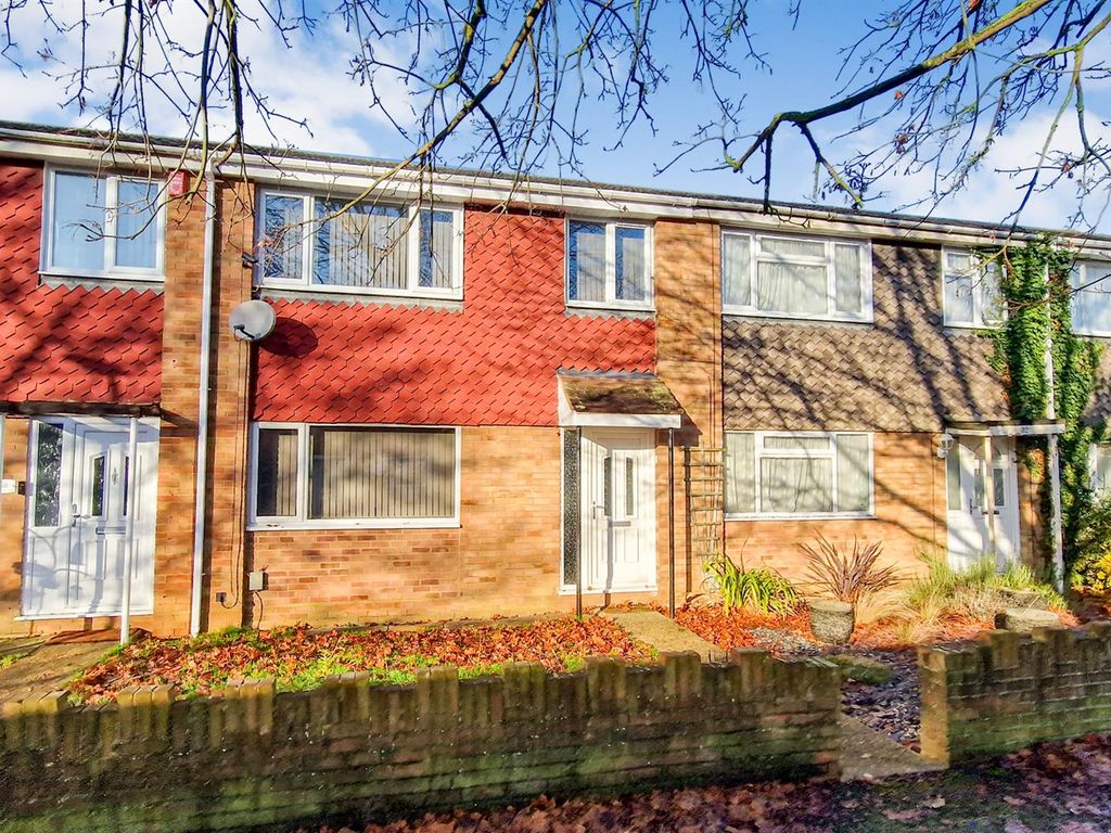 3 bed terraced house for sale in Kenilworth Walk, Putnoe, Bedford MK41