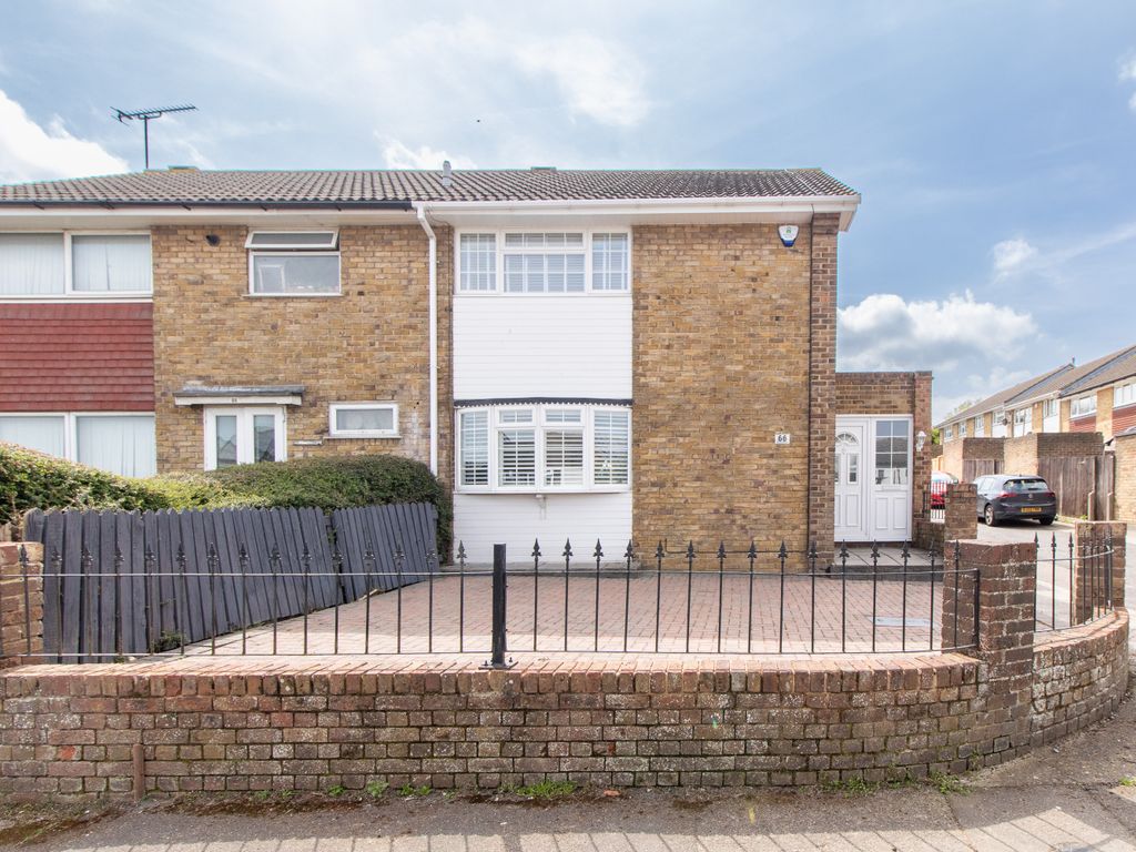 2 bed end terrace house for sale in Mackenzie Way, Gravesend, Kent DA12