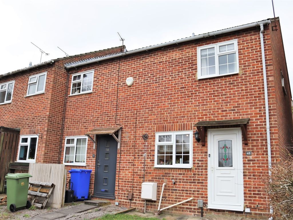 2 bed end terrace house for sale in St Benedicts Close, Aldershot GU11