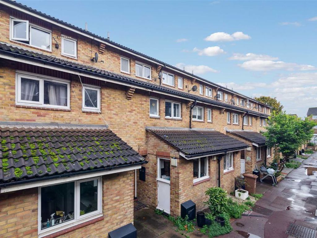 4 bed property for sale in Wesley Close, London SE17, £700,000 Zoopla