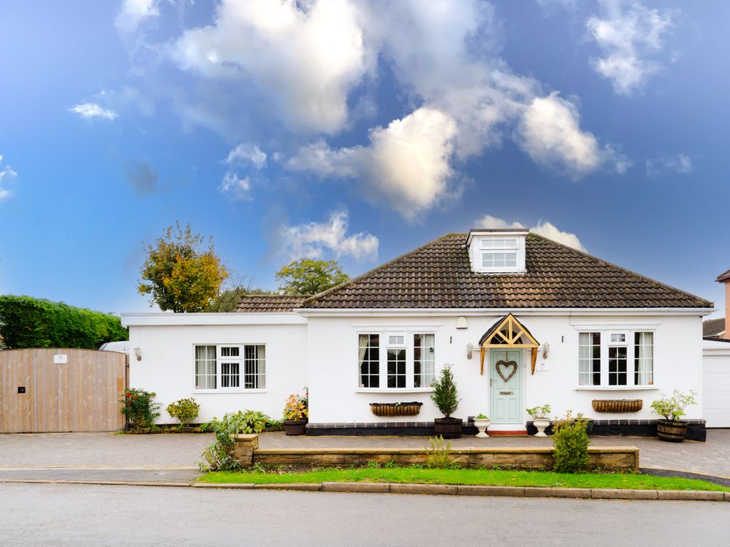 4 bed detached bungalow for sale in 47 Oaks Road, Great Glen LE8, £