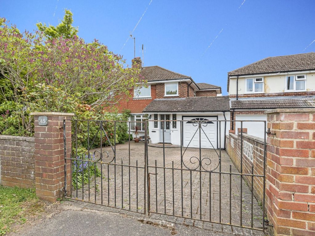2 bed linkdetached house for sale in Burghfield Road, Reading RG30