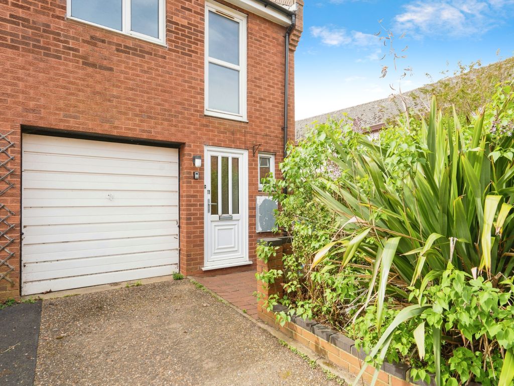 2 bed end terrace house for sale in Brampton Court, Norwich, Norfolk