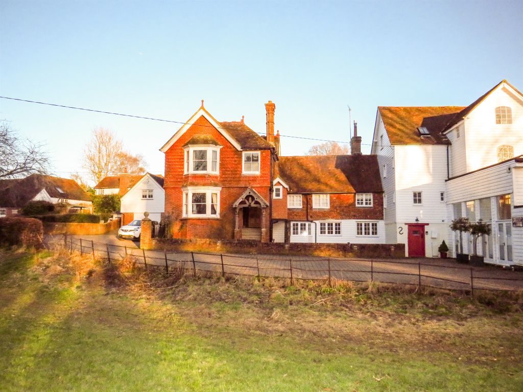 4 bed semidetached house for sale in Mill Lane, Sayers Common