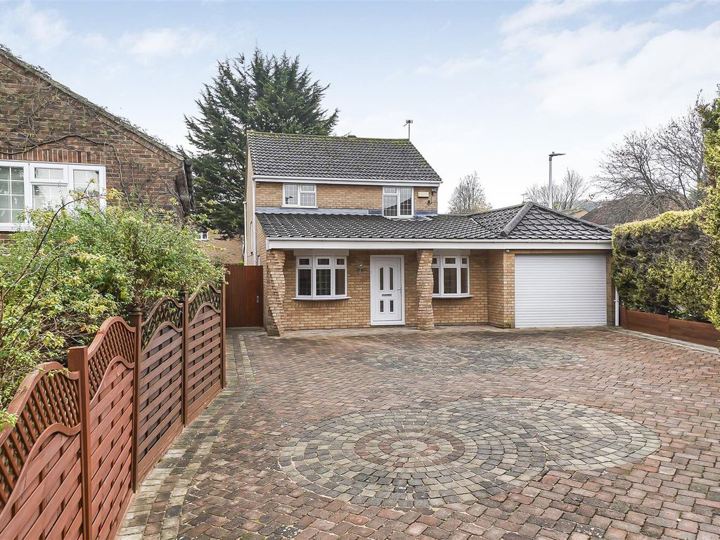 5 bed detached house for sale in Swallow Rise, Chatham ME5 Zoopla