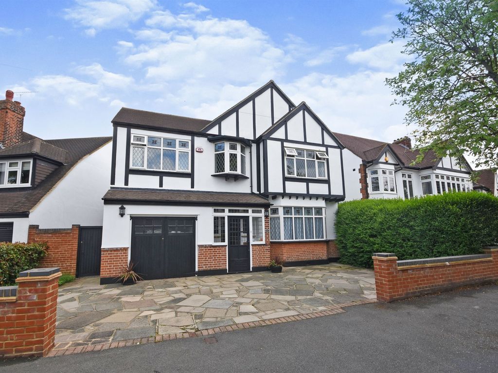 4 bed detached house for sale in Links Avenue, Gidea Park, Romford RM2