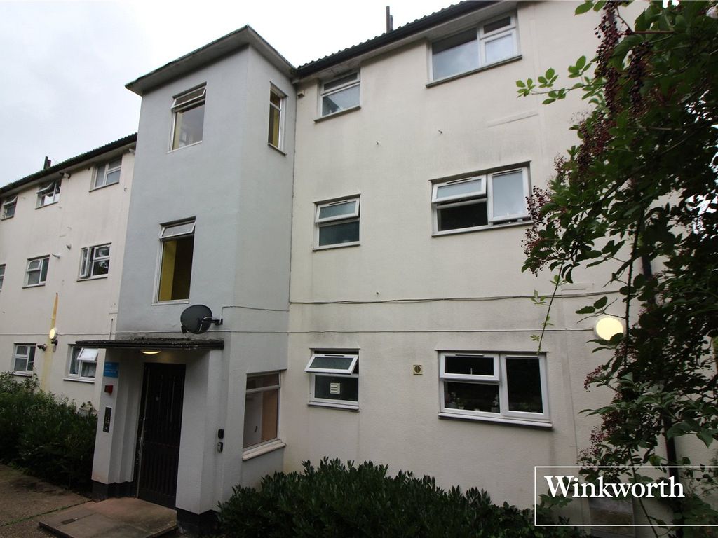 1 bed flat to rent in Ayot Path, Borehamwood, Hertfordshire WD6, £1,100