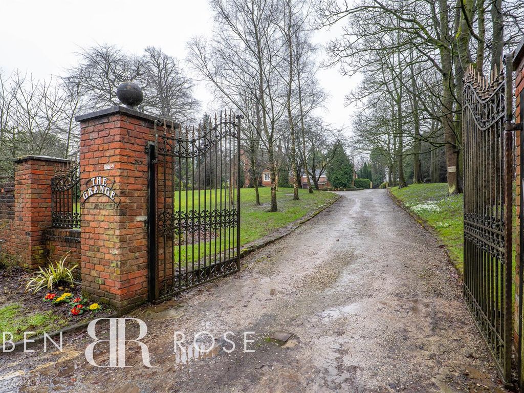 4 bed detached house for sale in D'urton Lane, Broughton, Preston PR3