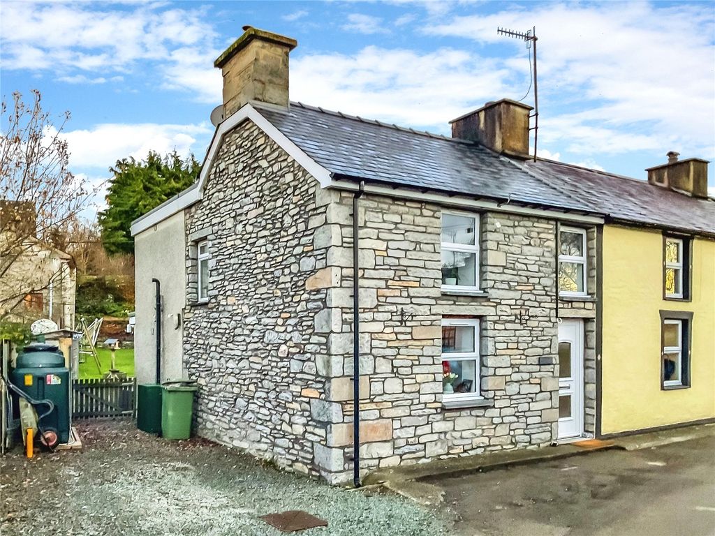 3 bed end terrace house for sale in Doldre, Tregaron, Ceredigion SY25
