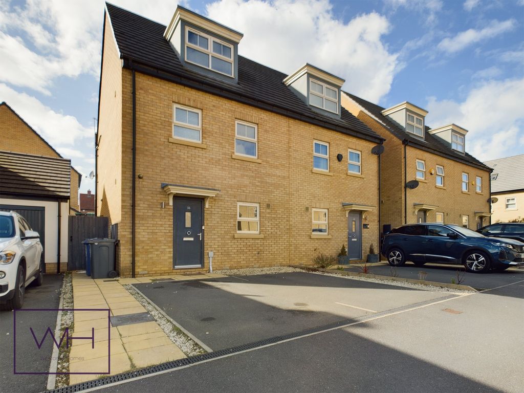 4 bed semidetached house for sale in Stretton Street, Adwick Le Street