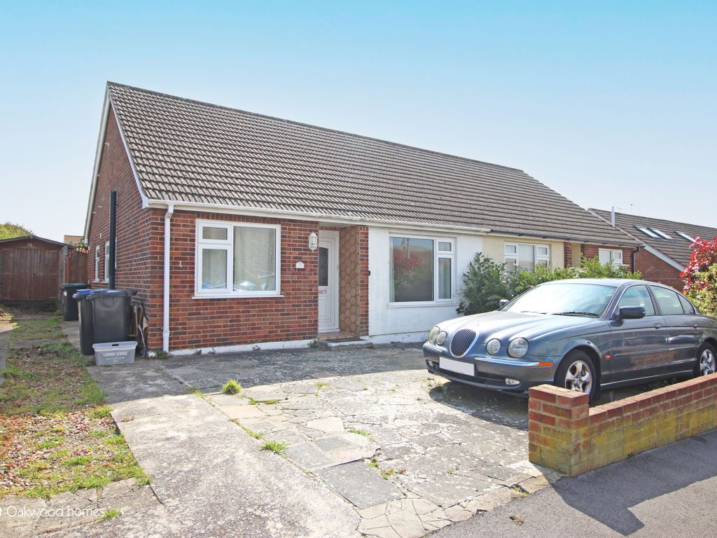 2 bed semidetached bungalow for sale in Greenhill Gardens, Minster