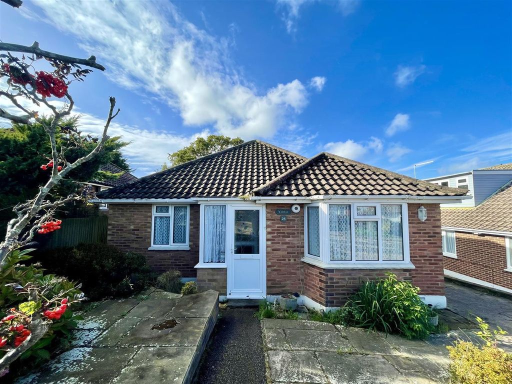 3 bed detached bungalow for sale in Blackthorn Way, Fairlight, Hastings