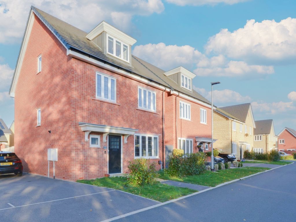 4 bed detached house for sale in Lovage Lane, Melksham SN12, £475,000