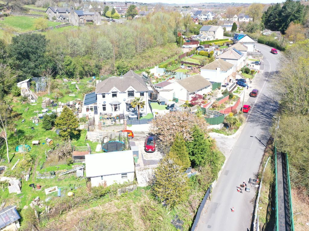 4 bed semidetached house for sale in Penallta Road, Ystrad Mynach