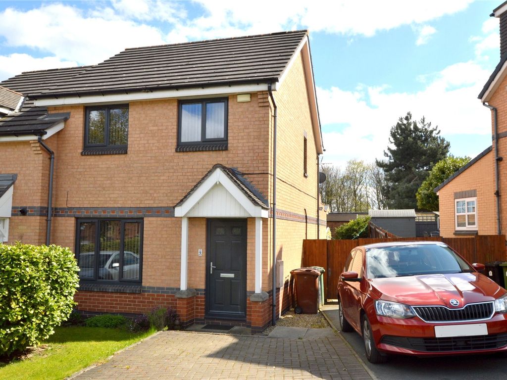 3 bed semidetached house for sale in Mclaren Fields, Leeds, West