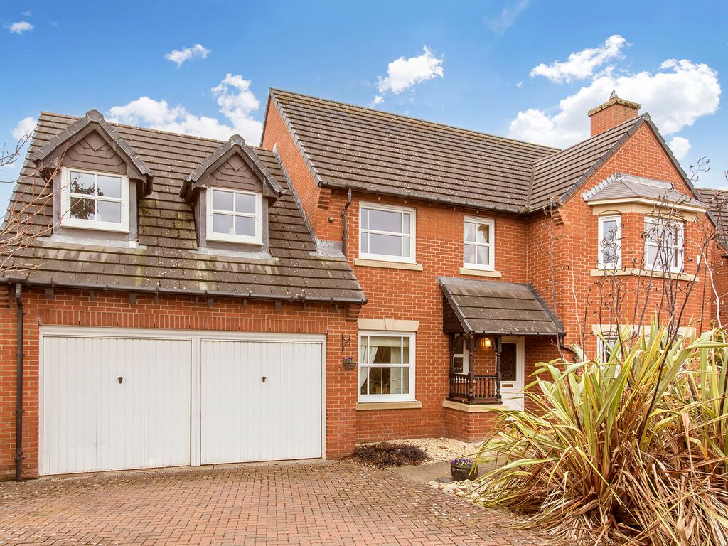 5 bed town house for sale in 1 Big Brigs Way, Newtongrange, Dalkeith