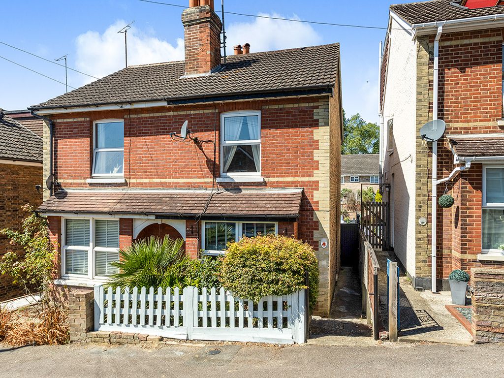 3 bed semidetached house for sale in Woodland Road, Tunbridge Wells