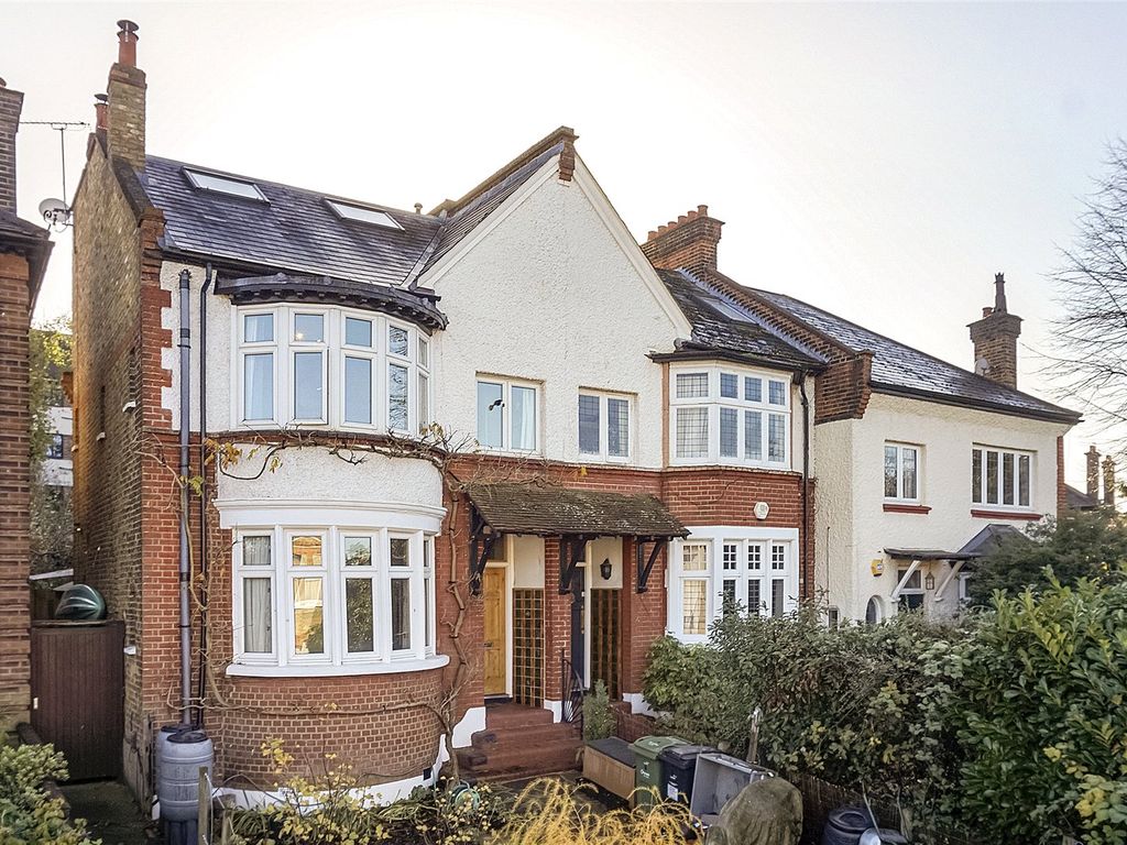 Knollys Road, London SW16  