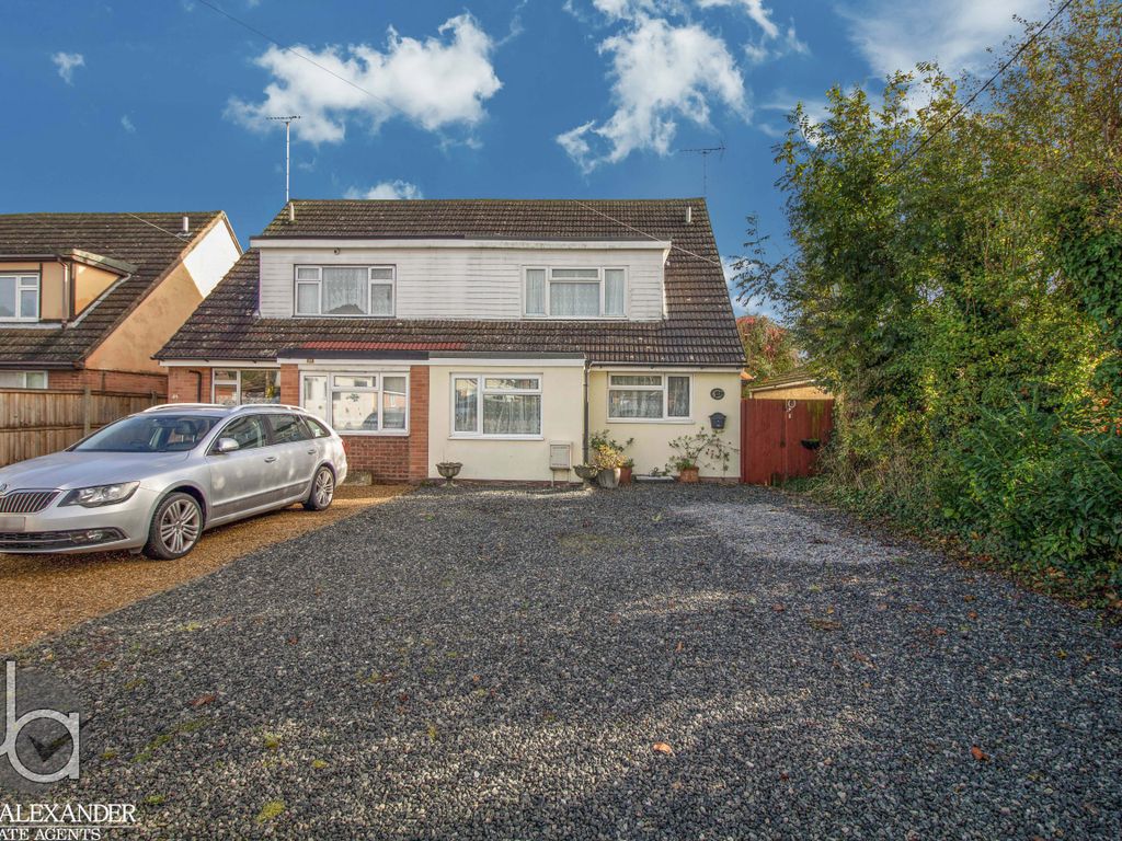 3 bed semidetached house for sale in Maldon Road, Tiptree, Colchester