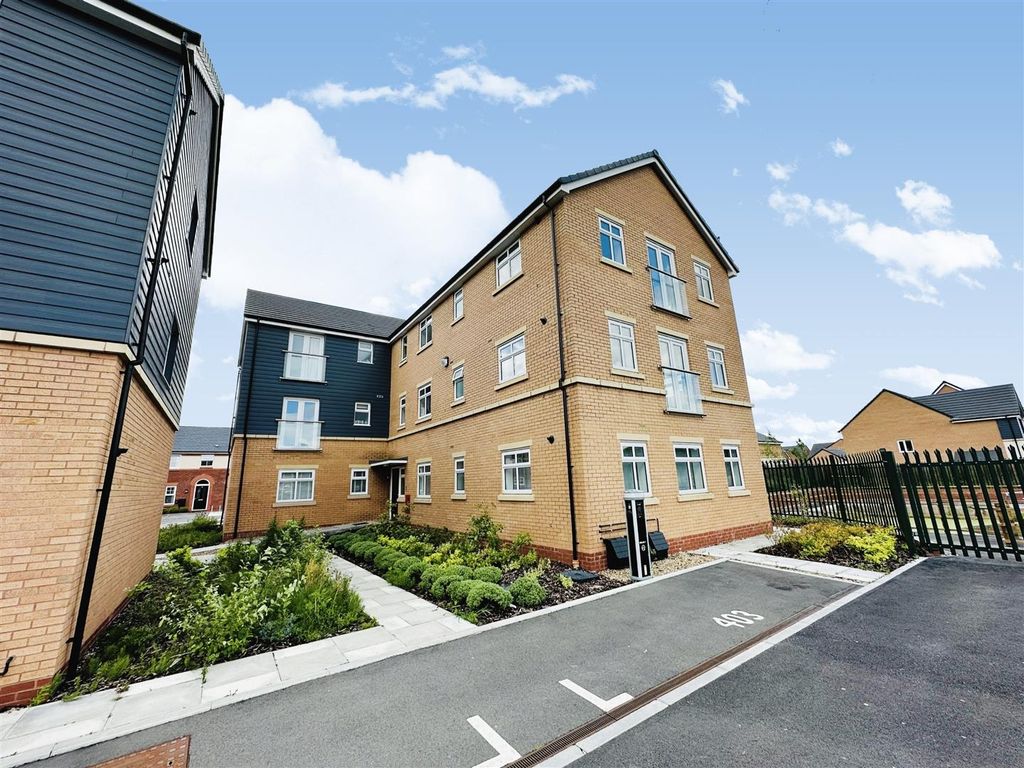 2 bed flat for sale in Curzon Avenue, Winnington Village, Northwich CW8