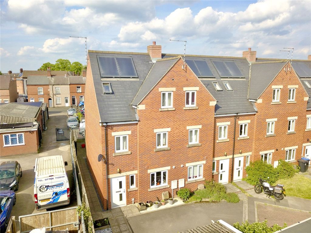 3 bed end terrace house for sale in Langham Close, Hinckley