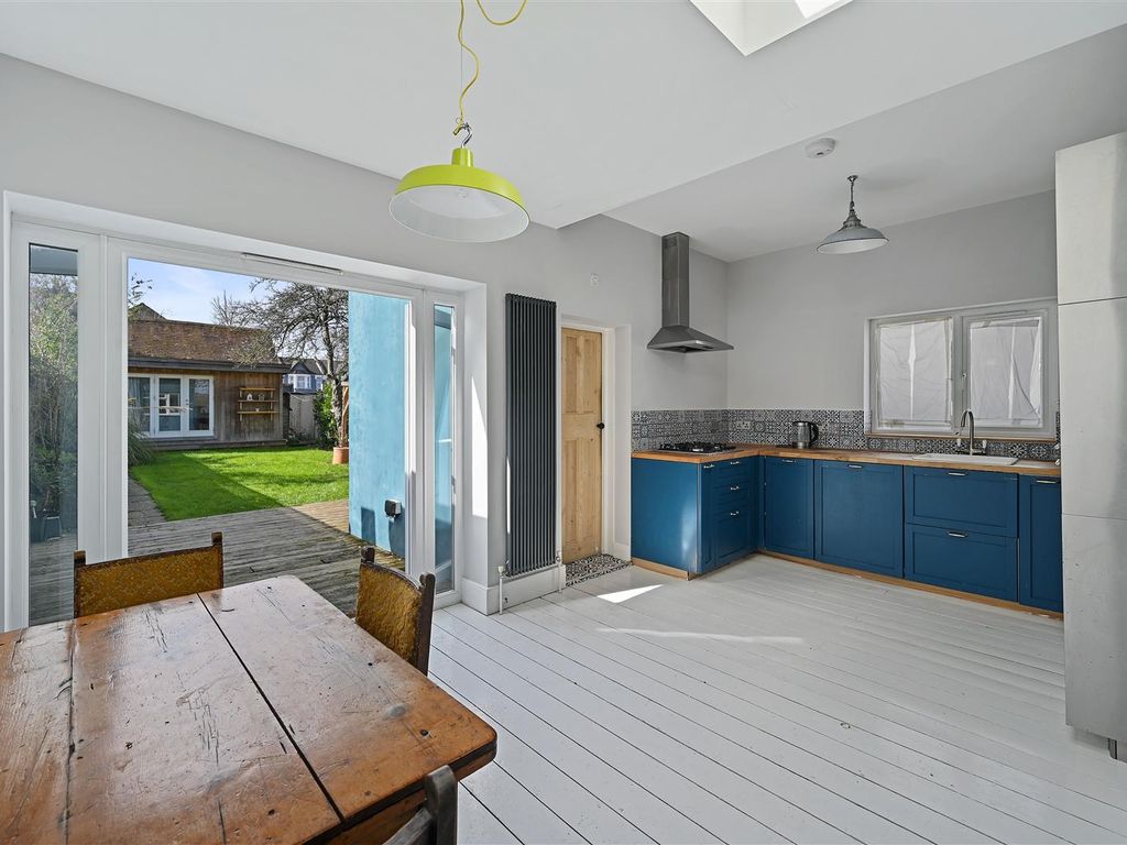 2 bed flat for sale in Herbert Gardens, London NW10 Zoopla