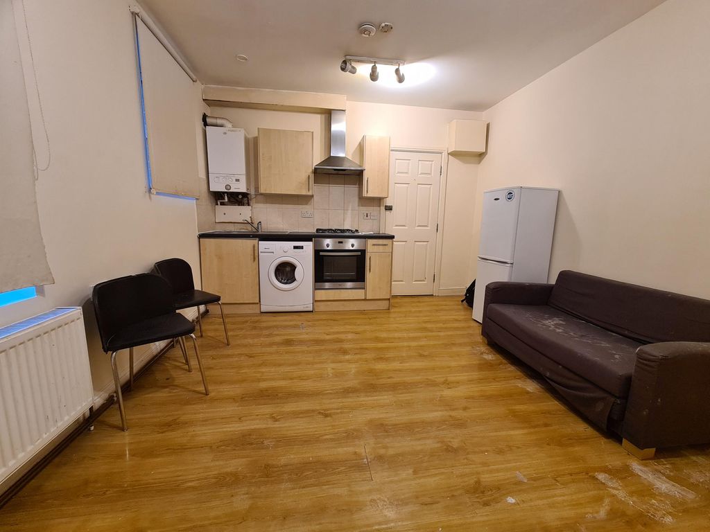 1 bed flat to rent in Streatham High Road, Streatham London SW16 Zoopla