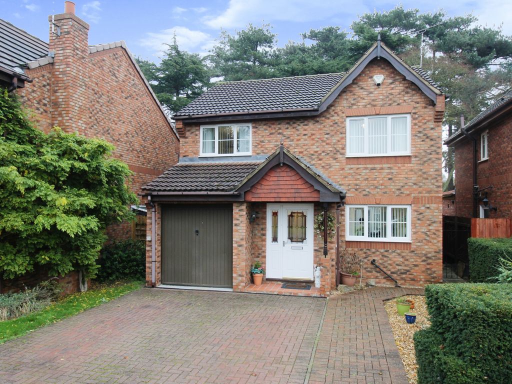4 bed detached house for sale in Beaconsfield Drive, Coddington, Newark