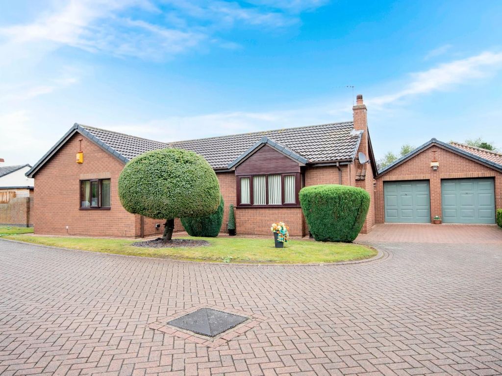 3 bed detached bungalow for sale in Lindley Court, Finningley