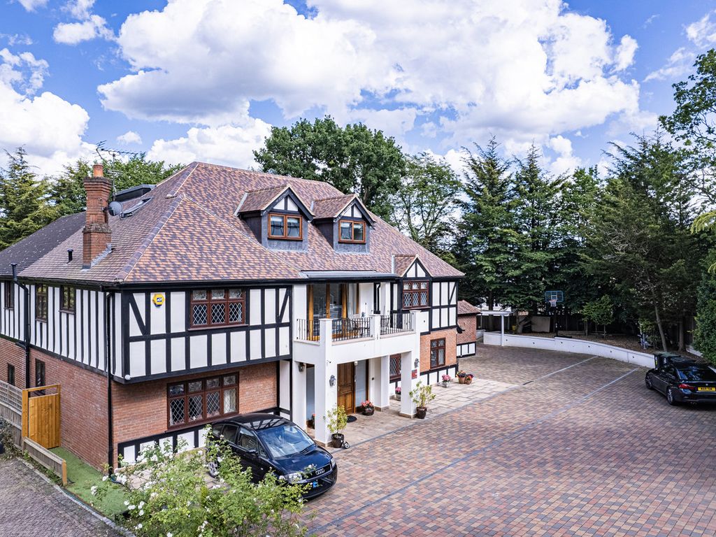 8 bed detached house for sale in Stradbroke Park Tomswood Road