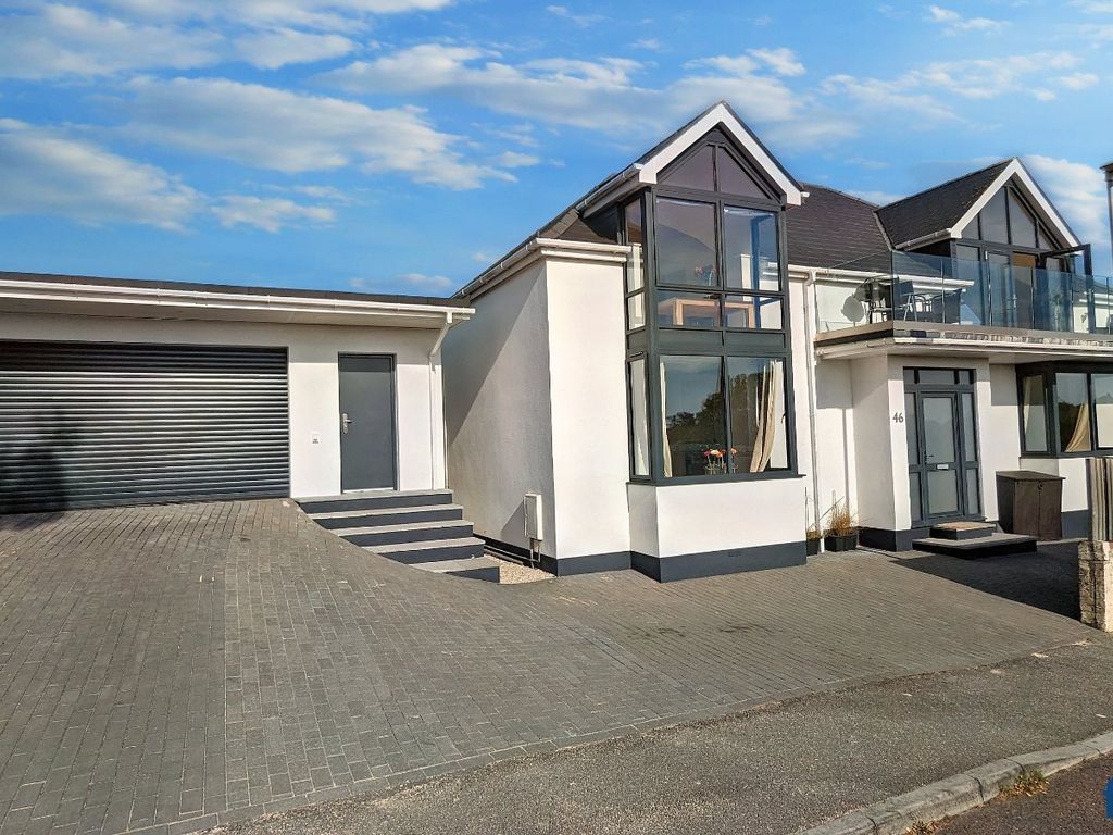 4 bed detached house for sale in Whitefield Road, Whitecliff, Poole