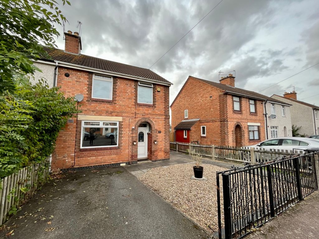 3 bed semidetached house for sale in Bloomfield Road, Leicester
