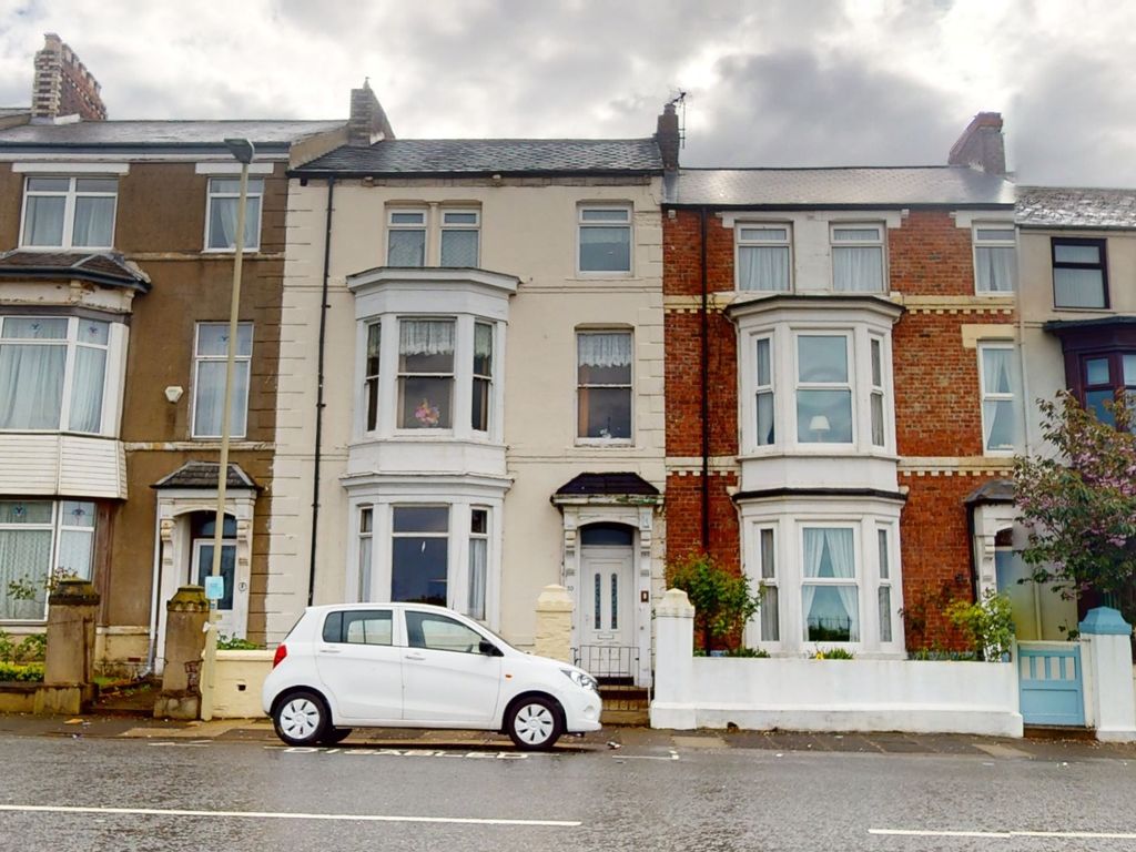 5 bed town house for sale in Sea View Terrace, South Shields NE33, £