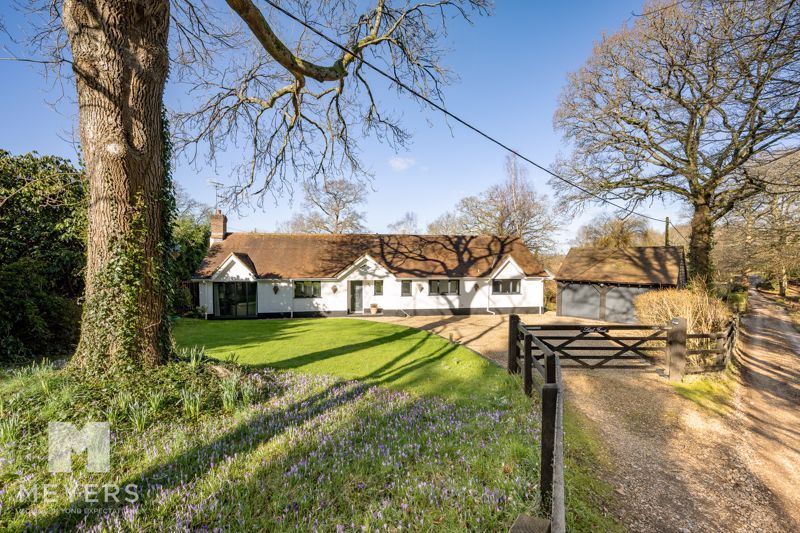 4 bed detached bungalow for sale in Lower Densome Wood, Woodgreen